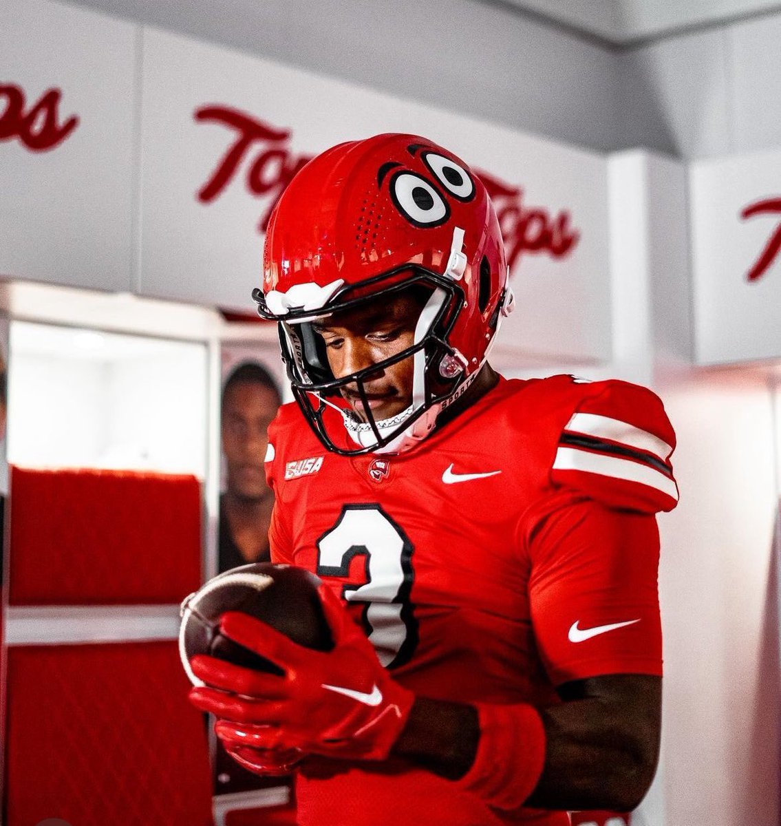 IJAFRANCIS's tweet image. Blessed to be offered by Western Kentucky #gotoppers @CoachJamesJ @TheKramme @WKUFootball @RedanBallCoach @DekalbRecruits @RecruitGeorgia @247Sports