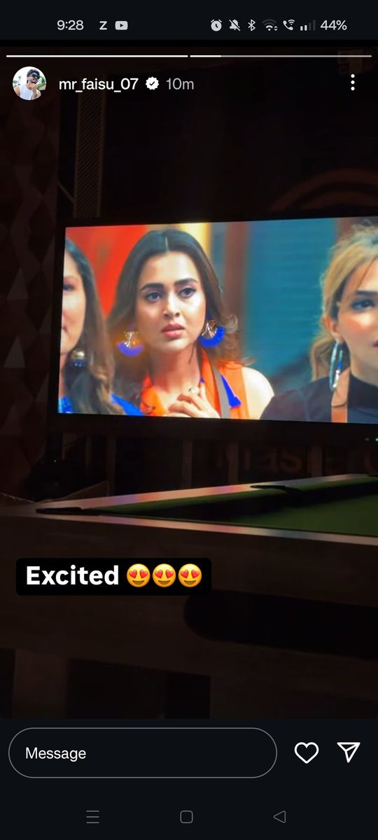 VarshaASNS's tweet photo. Contestants and crew watched  episode together on set only 😍❤️

MASTERCHEF WITH TEJASSWI 

#TejasswiPrakash #CelebrityMasterChef #TejRan https://t.co/khQj8N0B1Z