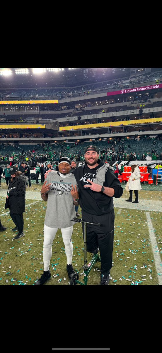 rodgers_isaiah's tweet image. Umass stand up @UMassFootball 
Blake Stand Up @YellowJacket_FB 
It’s real