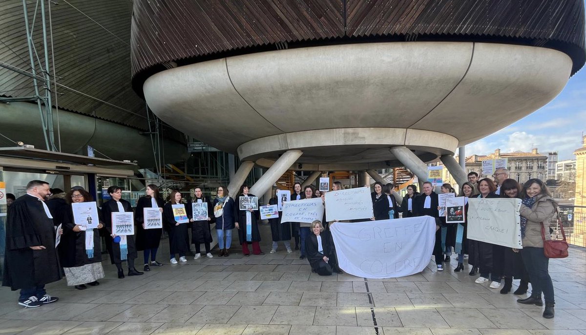 UnsaSj's tweet photo. Mobilisation à Bordeaux  #GrèveDSGJ #DSGJDésabusés https://t.co/6I5hEXrieI