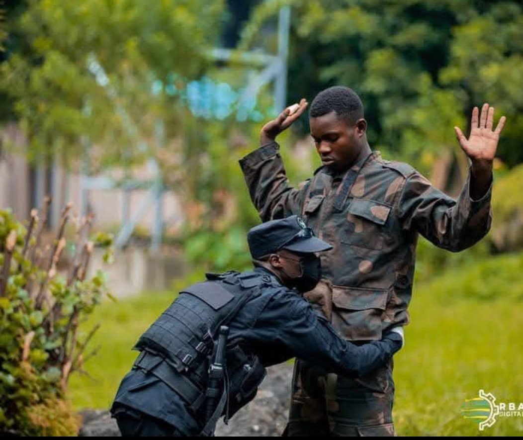 GeorgesKisando's tweet image. #RDC 🇨🇩 : des militaires congolais se sont réfugié  au Rwanda. 

Ils ont été  désarmés  par la police rwandaise à la frontière de Gisenyi.