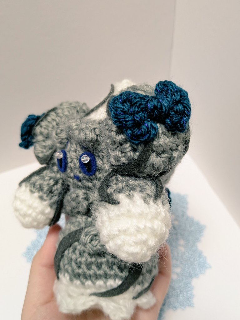 ちゃんさのさん（@alcremie_Ruby）の編み図をお借りして、色違いの