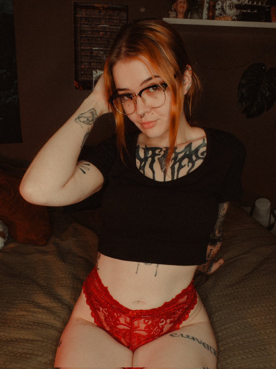 Just made my OF free again and added more content, you're welcome 🫶🏻