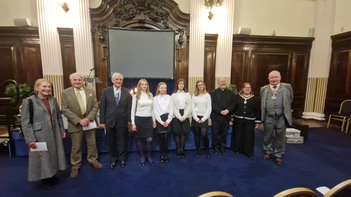 It was an honour for our pupils to contribute to the #HMD2025 service at #HULL Guildhall, which marked the 80th anniversary of the liberation of Auschwitz. We joined with <a href="/HullLordMayor/">Lord Mayor</a>, <a href="/ERLieutenancy/">East Riding Lieutenancy</a>, <a href="/HullMinster/">Hull Minster</a>, and others to reflect, remember, and act #ForABetterFuture 💜