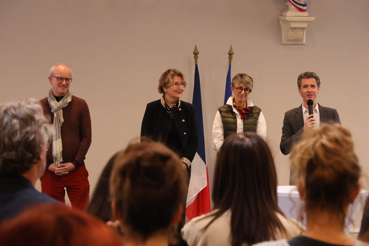 v_terrailnoves's tweet photo. En présence de l’inspecteur d’académie ThierryDuez et de ma première adjointe @SophieLamant, j’ai eu le plaisir de présenter mes meilleurs vœux aux enseignantes de la @VilleBalma .

Ce fut l’occasion de revenir sur les investissements et projets réalisés en 2024, notamment :
✅ L’installation de ventilateurs au plafond dans chaque salle de classe,
✅ L’expérimentation de la tenue unique, qui recueille déjà des retours très positifs.

À Balma, nous sommes fiers de soutenir nos fonctionnaires, qui accomplissent un travail remarquable chaque jour, et d’apporter un soutien sans faille aux enseignantes et enseignants avec qui nous sommes en étroite collaboration pour apporter aux élèves et aux équipes éducatives les meilleurs conditions d’apprentissage et de travail possibles !