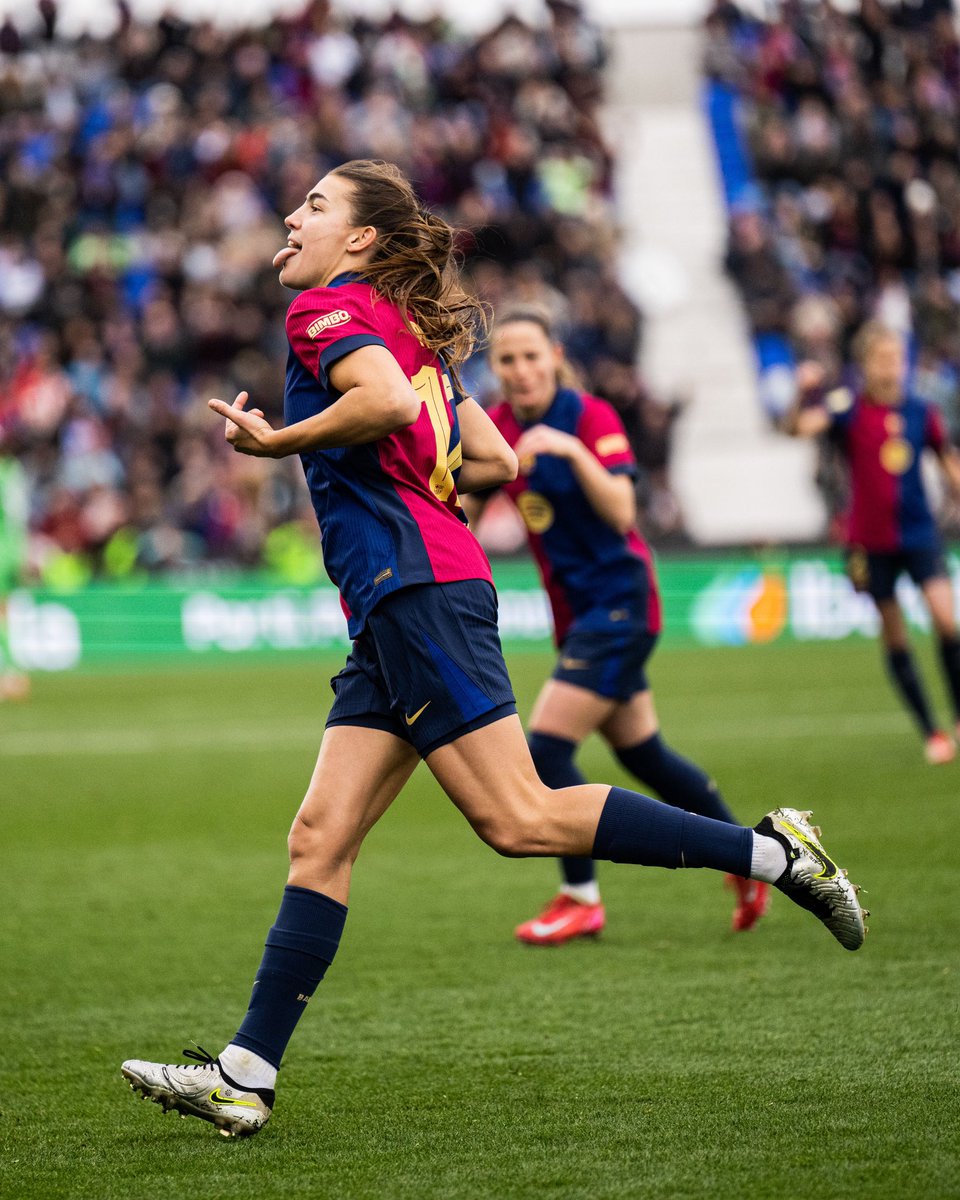 ⚽️ All-time goals in El Clásico history:

🔟 Alexia Putellas
6️⃣ Real Madrid 
6️⃣ Patri Guijarro