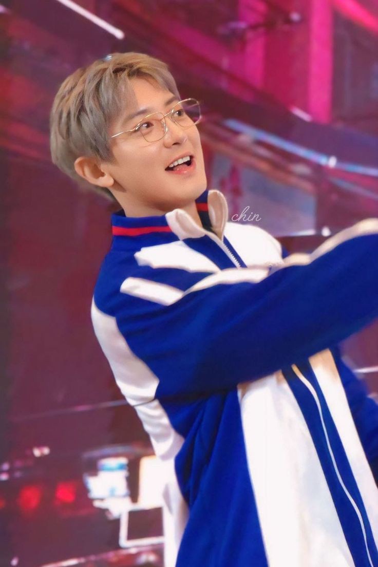 cyhourly's tweet photo. 엑소 박찬열  #CHANYEOL #찬열 https://t.co/KkodUd5B1R