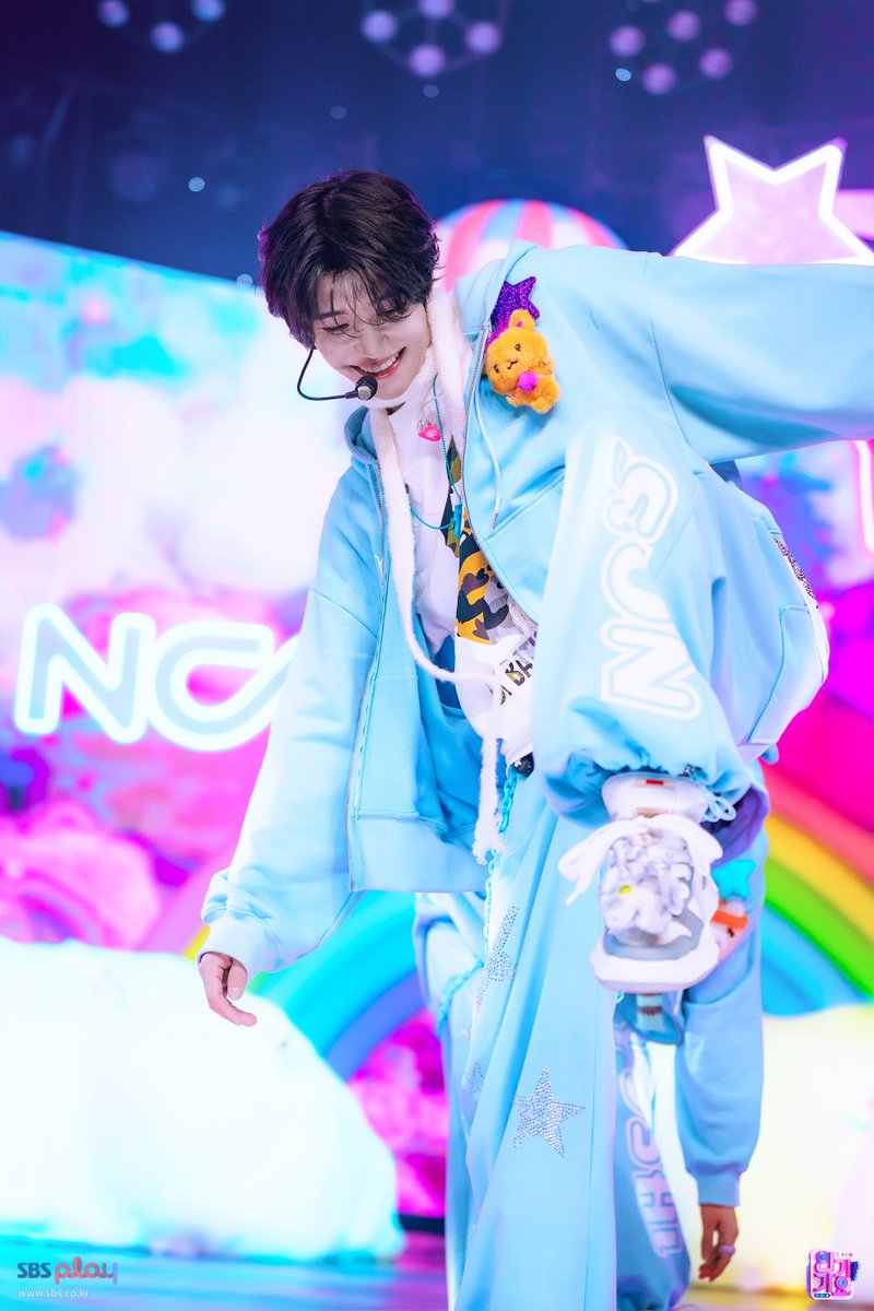 Shineon_0315's tweet photo. 250126 인기가요 NCT WISH - Miracle 현장포토 #시온🌷 https://t.co/RdpMAyzbSR