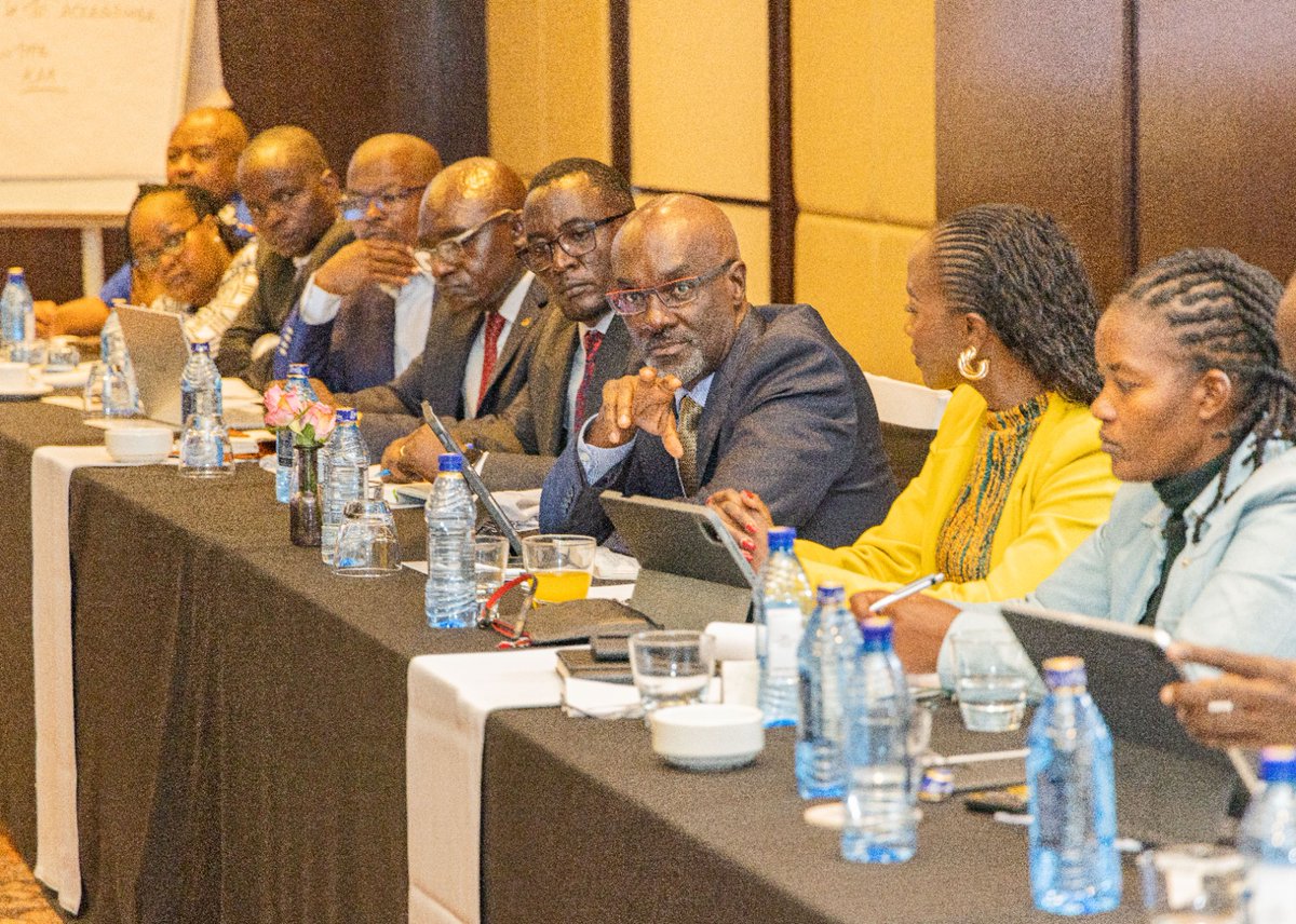 This morning at JKIA with Waziri <a href="/davis_chirchir/">Davis Chirchir, EGH</a> and <a href="/kipmurkomen/">KIPCHUMBA MURKOMEN, E.G.H</a>, as they convened a multi-agency meeting with technical teams working on the JKIA Customer Experience Report and its implementation at our airports. 

The multi-agency team, comprising of the Ministries of
