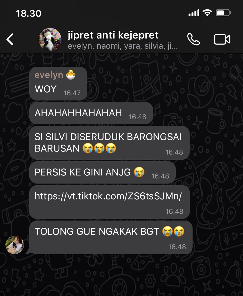 ssobiblee's tweet photo. [ #GFRIEND ] — lokal tweet AU as cici-cici cina di perantauan. 

— jipret (menuju) imlek core 

⚠️ harsh words.
© blankspace, 2025.

tags: #sowon #yerin #eunha #yuju #sinbi #umji https://t.co/NEZXVSW80V