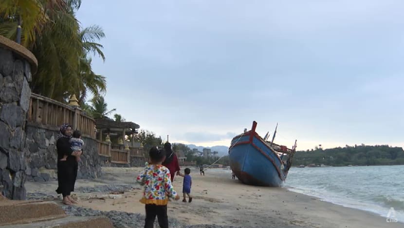 Hundreds of #Rohingya refugees, fleeing persecution in Myanmar, have been turned away by Malaysia—left to navigate deadly seas. These are not migrants; they are genocide survivors seeking safety. ASEAN must take immediate action to protect them. 
Read here
channelnewsasia.com/asia/malaysia-…