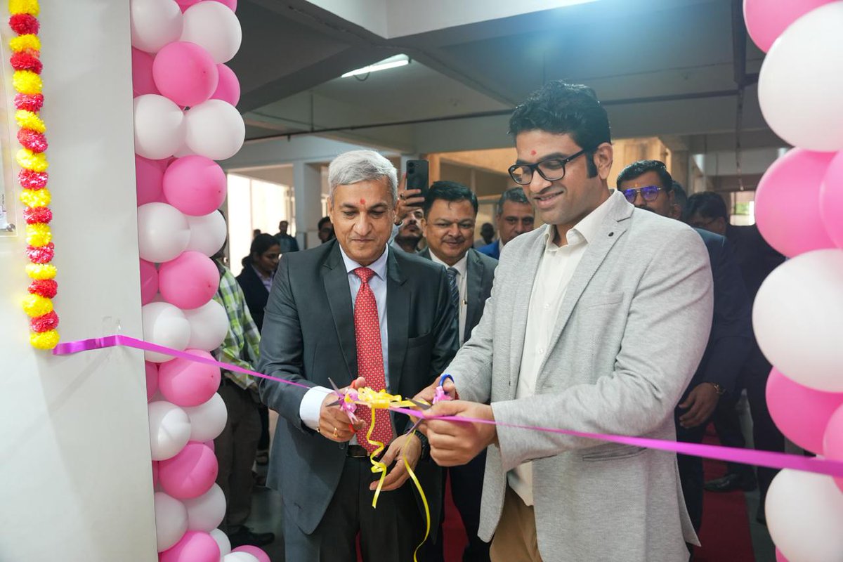 janabank's tweet photo. Jana Bank’s MD &amp; CEO, Mr. @AjayKanwal8, addressed @ParulUniversity at the Finance Conclave and inaugurated our new on-campus ATM. Students are India’s future, driving progress with their passion &amp; ideas. https://t.co/WCoGKylsKB