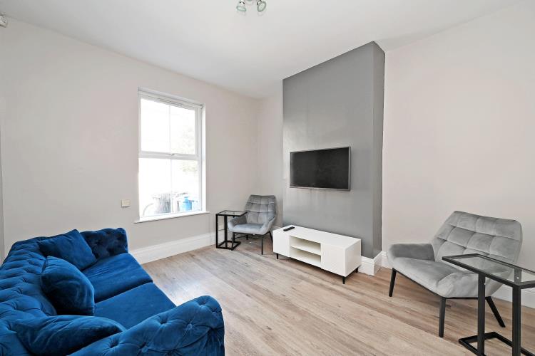 WestONEspace's tweet photo. 📣 Available: August 2025 📣

📍 Brunswick Street, Broomhall

🛌 6 Bedrooms
🚿 2 Bathrooms
🍃 Garden/ outdoor space 
🚘 On-street parking 

Click the link in our bio or call us on 0114 213 4780 to find out more details.

🔗 https://t.co/Cpu7DCn26I https://t.co/otcKuZKVO1