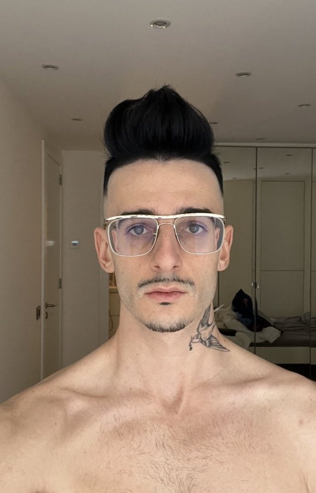 follanalgasreal's tweet photo. ricky: ni se lo pedi me dio su ig x que sintio mi aura💀

yo: chacho eres un jablador😹

ricky: un dia me enfrente a 5 personas y dije "ya puedes salir" y cerre los ojos y los abri y estaban todos en el piso💀

todos: puajaja🤣

ricky: no me creen? les mostrare mi verdadera forma https://t.co/2m8v3Gkqgg