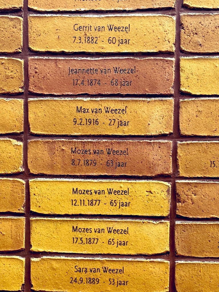 Mijn opa zei altijd: ‘zie ieder mens als individu en niet als onderdeel van een groep’. 80 jaar. Het lijkt zo lang, maar dat is het helemaal niet…. #InternationalHolocaustRemembrance