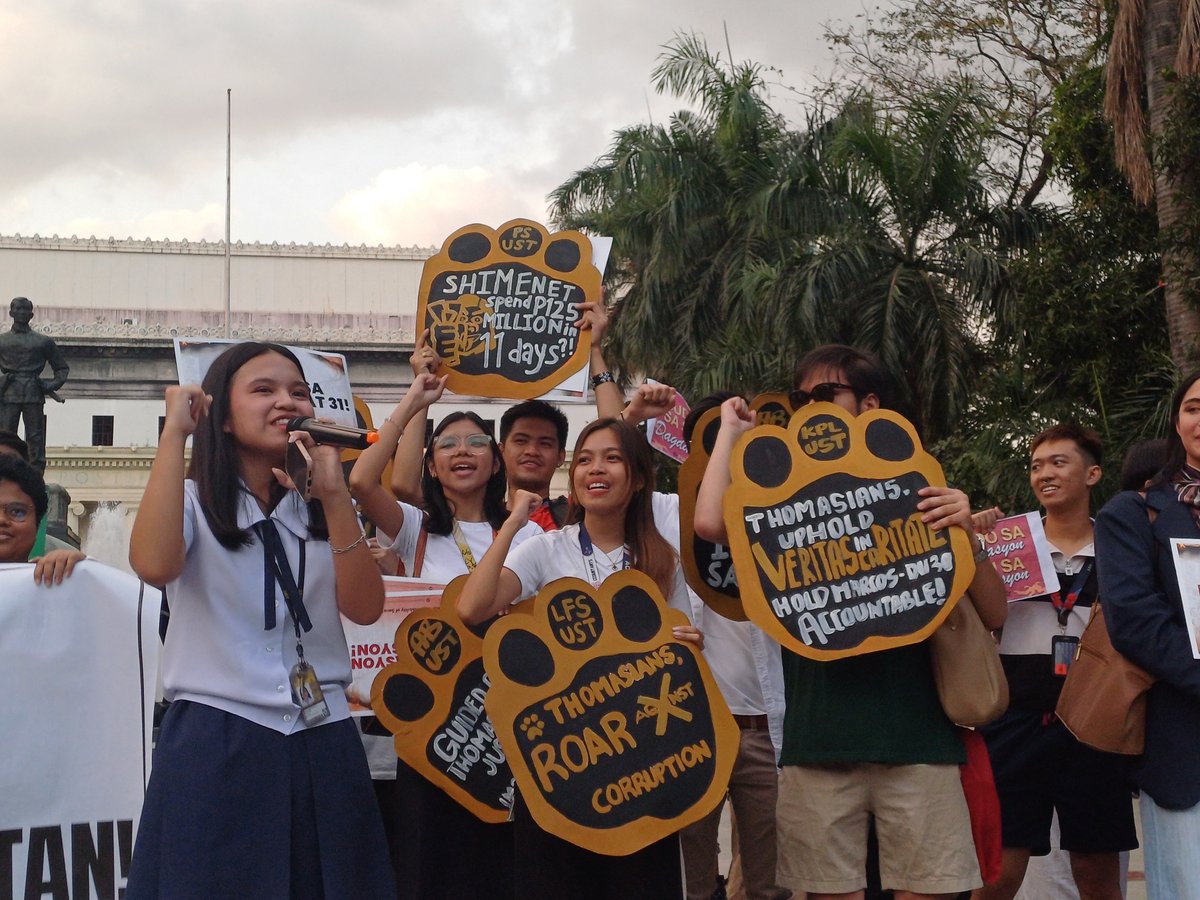 altermidya's tweet photo. LOOK: Students from various schools and universities protest on the National Day of Youth Action to call for the impeachment of Vice President Sara Duterte today, January 27, at Liwasang Bonifacio.

University of the Philippines Student Regent Cheska Duran scrutinized the misuse of public funds under the Department of Education, particularly the P125-million confidential funds under the agency, which was spend in just 11 days when Sara Duterte was the secretary.

"Bawat piso na ginagasta ni Sara Duterte ay pondo na dapat napupunta para sa aming mga classroom, para sa aming dormitory slots, para sa mga serbisyo na dapat natatamasa ng libre at aksesable ng mga kabataan," Duran added.

Meanwhile, the groups also denounced the incompetence of the government in addressing the issues surrounding the education sector, such as militarization, red-tagging, and budget cuts.

Report from Charles Nagaño, Niñajane Ponpon and Kent Mejares / Altermidya