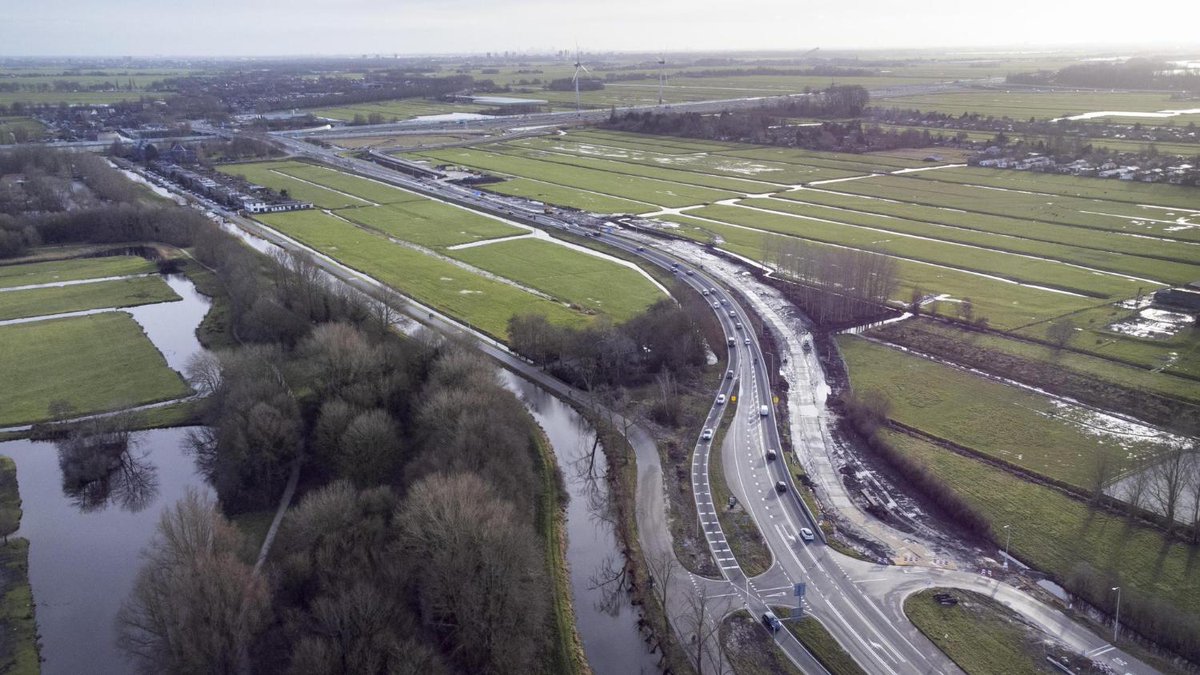 Wegbeheerders voeren 22 grote klussen tegelijk uit, grote verkeershinder in Zuid-Holland is dit jaar onvermijdelijk leidschdagblad.nl/regio/leiden/w…