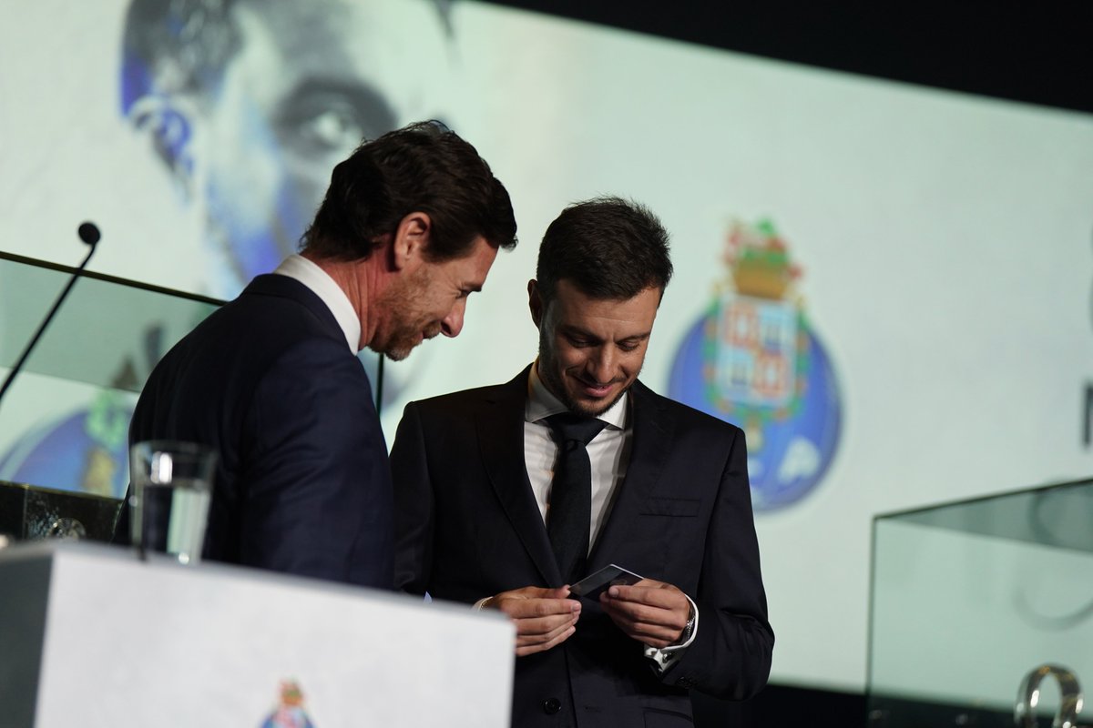 FCPorto's tweet image. Bem-vindo à família, Martín 💙

#AnselmiDragão