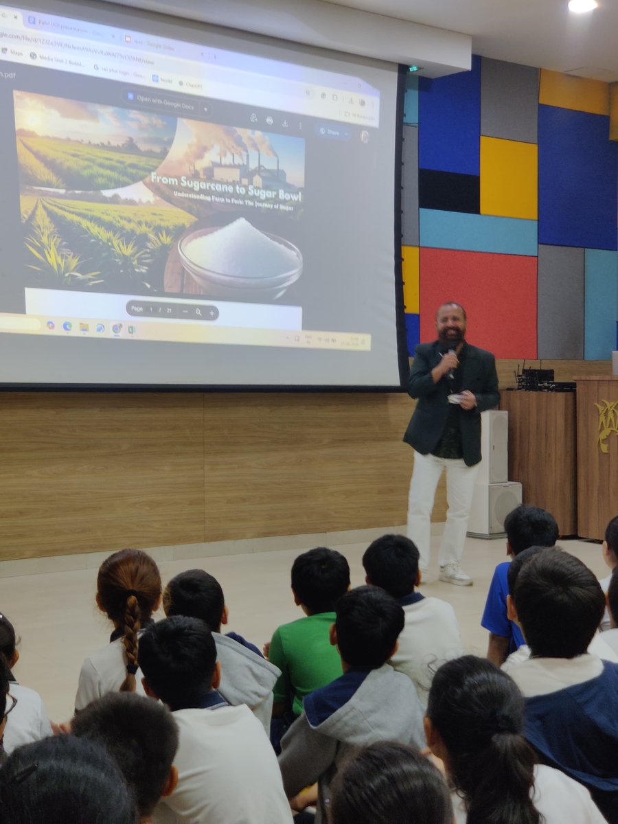 meircommodities's tweet photo. 🚜From Farm to Fork : Inspiring the Next Generation
Our MD, @rahilshaikhMEIR Shaikh, led an engaging session on the journey from sugarcane to the sugar bowl, followed by an interactive quiz with students. 🌱📚
#FarmToFork #Sustainability #AgriEducation #MEIRCommodities https://t.co/mG1ZJSkN1M