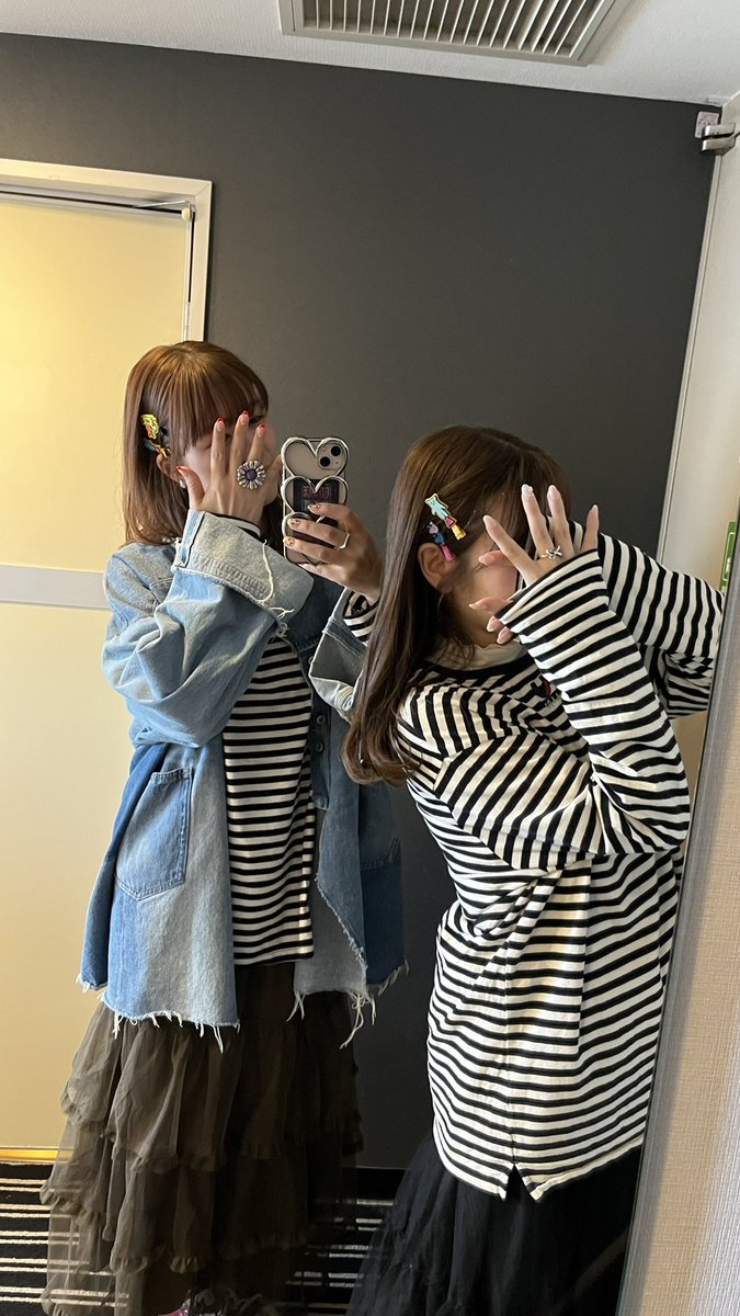 okuru15's tweet photo. 2日目も最高すぎてずっと泣いてた
なんかね、aikoが出てきた瞬間と曲を聴くと涙がでちゃうの
その度にAkaが頭をよぎる。

目の前に広がる今だけの世界
ここはあなたとあたしの幸せの中だろう
ぼやけた向こうに見える顔
泣いてしまうなんて勿体ない
泣いてしまうなんて勿体ない
#LLP10 @aiko_dochibi https://t.co/H2RkFKyf7T