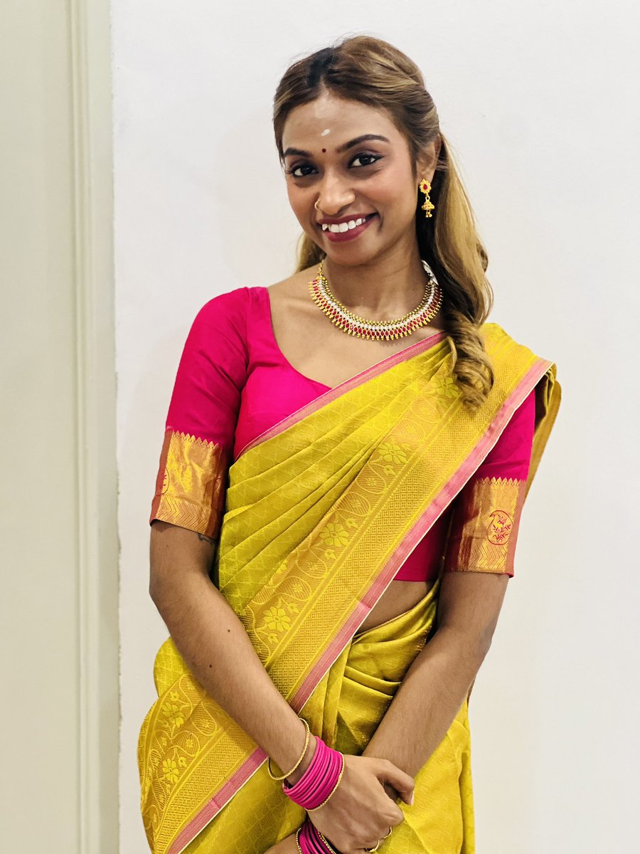 PooraneeG's tweet photo. மழைக்காற்று வந்து தமிழ் பேசுதே💛🩷 https://t.co/3KXfYBAqXZ