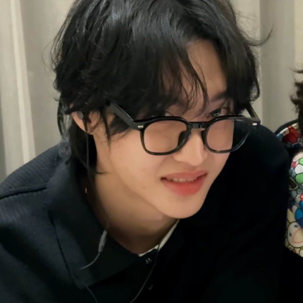 เป็นคนที่ทำหน้าแหยได้น่ารักมากอะ ยิ่งเห็นยิ่งอยากแกล้ง 5555555