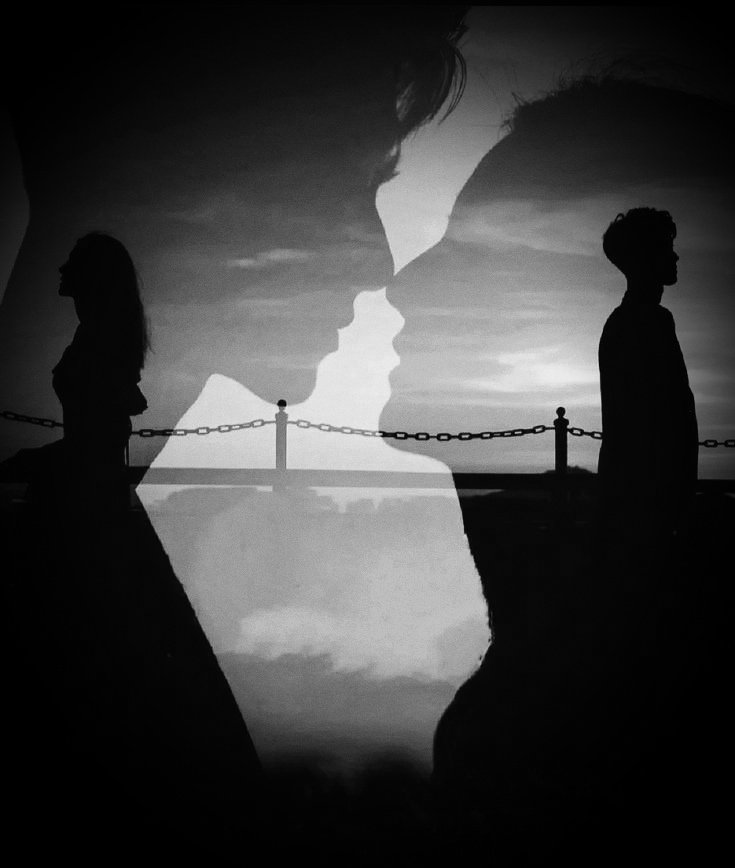 Niakkada's tweet image. Y decidieron que la paz era sin el otro, pero no sabían que el amor solo era juntos...
#Microcuento