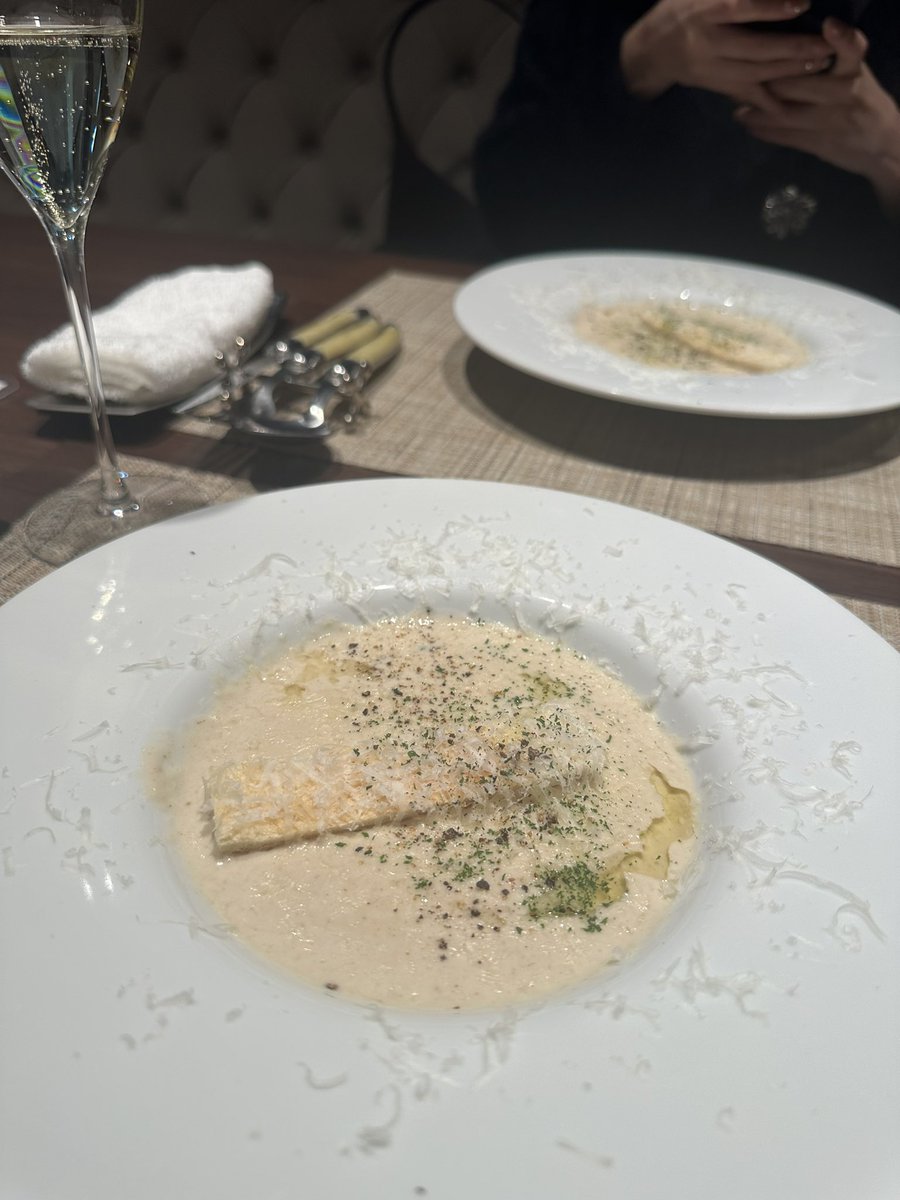ngm_alkaloid's tweet photo. 浅草橋にあるビストロ。店内落ち着いててお料理美味しくて最高だった。雲丹と蟹のクリームリゾットは絶対食べて欲しい🦀🧡
フルコース5,500円からとコスパも良しでおすすめ🥹

📍Le Marais(マレ) https://t.co/4tzqZGibwk