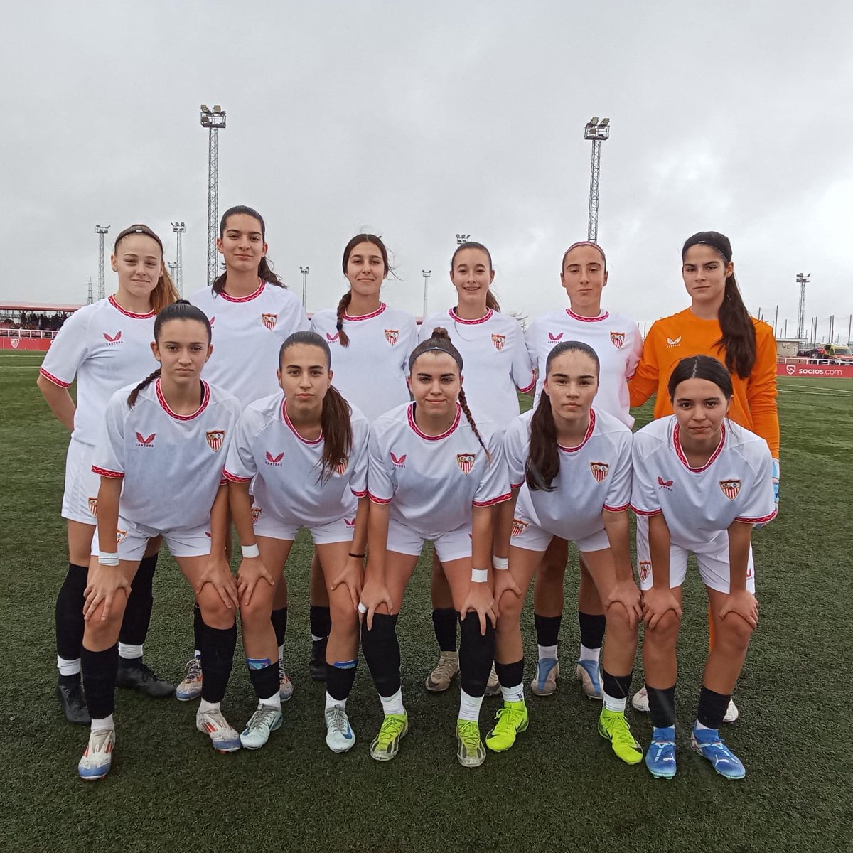 Sevilla FC Femenino (@sevillafc_fem) on Twitter photo CANTERA | Empate sin goles para las cadetes de <a href="/Pinedamister/">Manolo Pineda</a> en otra jornada de la 1ª Andaluza Femenina Cadete:
#SevillaFCFem Cadete ⚪️🔴 0-0 <a href="/FemeninoUDA/">UD Almería Femenino</a>
#CanteraSevillaFC CANTERA | Empate sin goles para las cadetes de <a href="/Pinedamister/">Manolo Pineda</a> en otra jornada de la 1ª Andaluza Femenina Cadete:
#SevillaFCFem Cadete ⚪️🔴 0-0 <a href="/FemeninoUDA/">UD Almería Femenino</a>
#CanteraSevillaFC