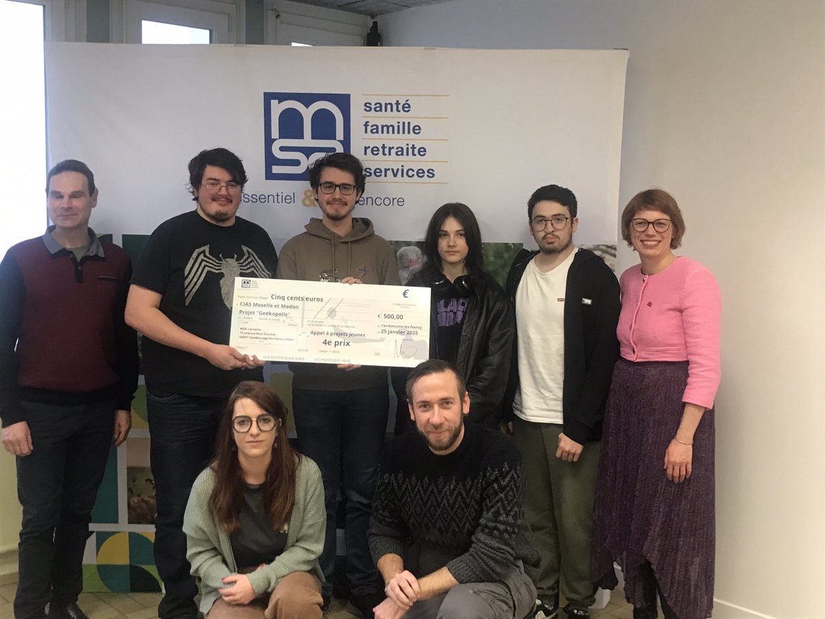 leducdidier6's tweet photo. L’association #GeekIndustrie créée par des jeunes de #Chaligny (54) récompensés par @MsaLorraine pour le projet #Geekopolis d’organisation d’un événement sur la pop culture. Rdv le 17 mai pour cet événement inclusif et fédérateur avec animations et concerts 😍😎 @PotierDominique https://t.co/QPlkMpu2wC