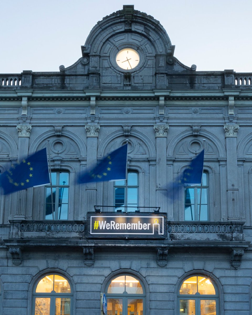 Europarl_EN's tweet photo. Today marks 80 years since the liberation of the Nazi German concentration and extermination camp Auschwitz-Birkenau. 

On the International Holocaust Remembrance Day, we honour the memory of the millions of innocent lives lost. 

#WeRemember https://t.co/wmdLaGCGqn