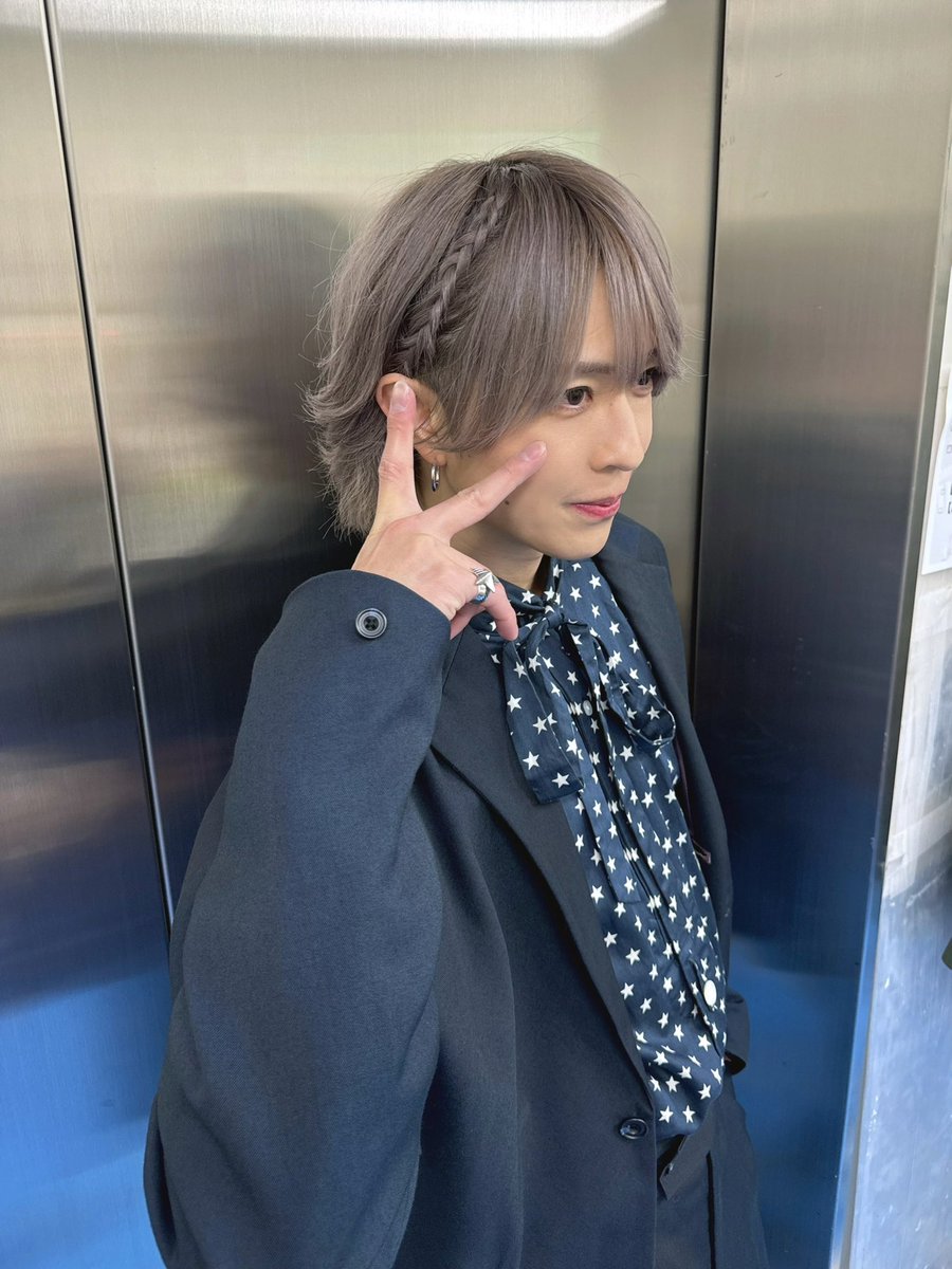 0621Hiro0621's tweet photo. ⋱OMNIA 10th Anniversary Live⋰ 
　　〜Masquerade〜

ご来場、ご視聴ありがとうございました！！
たくさんの仲間たちとのライブ楽しかったです！！！！！！！

今後ともよろしくお願いします！！！

新しい髪色です！！ https://t.co/paaMPV9Ulv