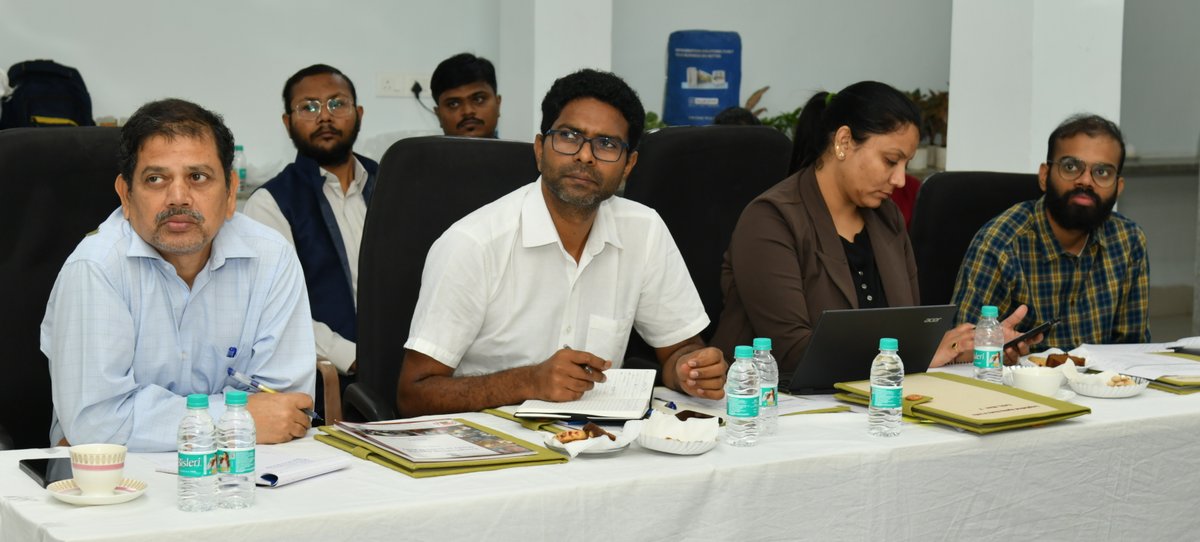 2/3
📸📷 Glimpses from the 3rd TAC Meeting of LASI Wave 2 at IIPS, Mumbai (17th Jan 2025)!  

Experts &amp; ministry officials came together to share insights for advancing health &amp; ageing research in India.  

📷#LASIWave2 #HealthResearch #Ageing #IIPS
