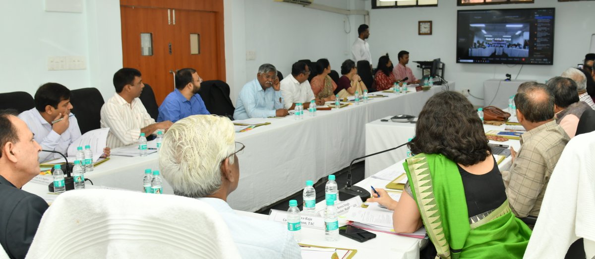 LASI_India's tweet photo. 3/3
📸📷 Glimpses from the 3rd TAC Meeting of LASI Wave 2 at IIPS, Mumbai (17th Jan 2025)!

Experts &amp; ministry officials came together to share insights for advancing health &amp; ageing research in India.

📷#LASIWave2 #HealthResearch #Ageing #IIPS https://t.co/O4PpJn6yfJ