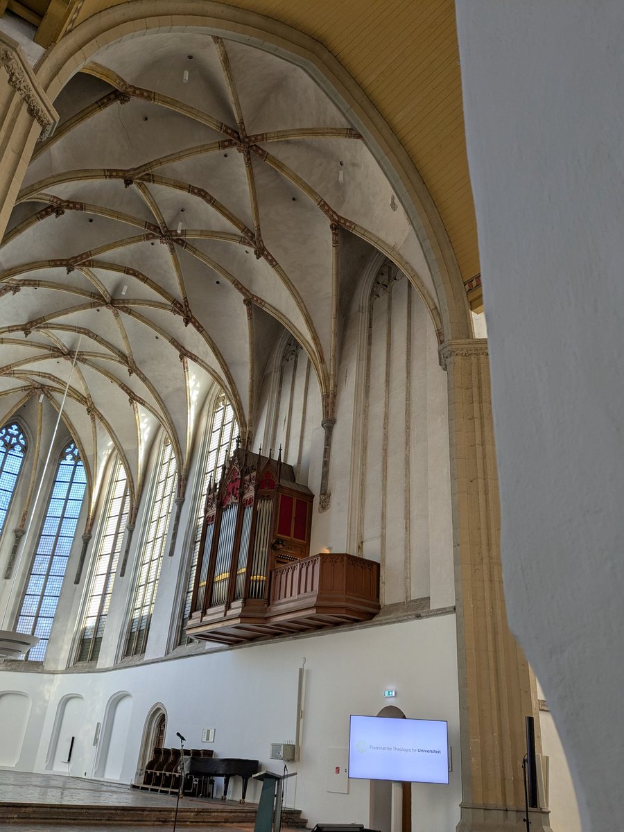jellehsmn's tweet photo. Spending the afternoon here. Joined the choir #dies #utrecht #pthu https://t.co/CZdau8Zapa