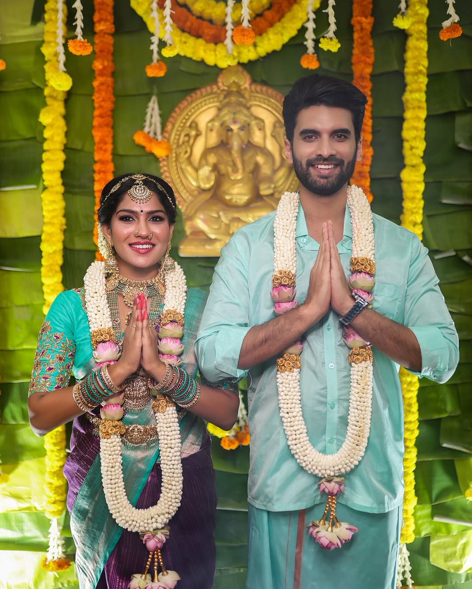 ChennaiTimesTOI's tweet photo. #LubberPandhu actress #Swasika marries her husband #PremJacob for the second time in a Hindu ceremony on the occasion of their first wedding anniversary https://t.co/iYfoLz2GQr