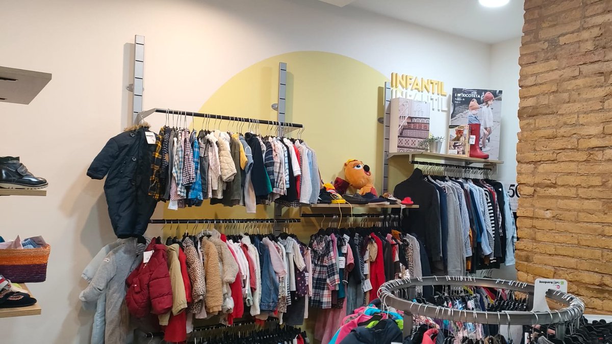 ArropaValencia's tweet photo. 💫 Hito 2024: ¡Renovamos nuestra tienda en Alcoi, Av. Alameda Camilo Sesto, 68! Descubre su nueva imagen y ofertas para un consumo más sostenible.

— Proyecto "Transformando tiendas que inspiran conciencia" Moda Re-Inditex 2024 https://t.co/ZIHh552JUu