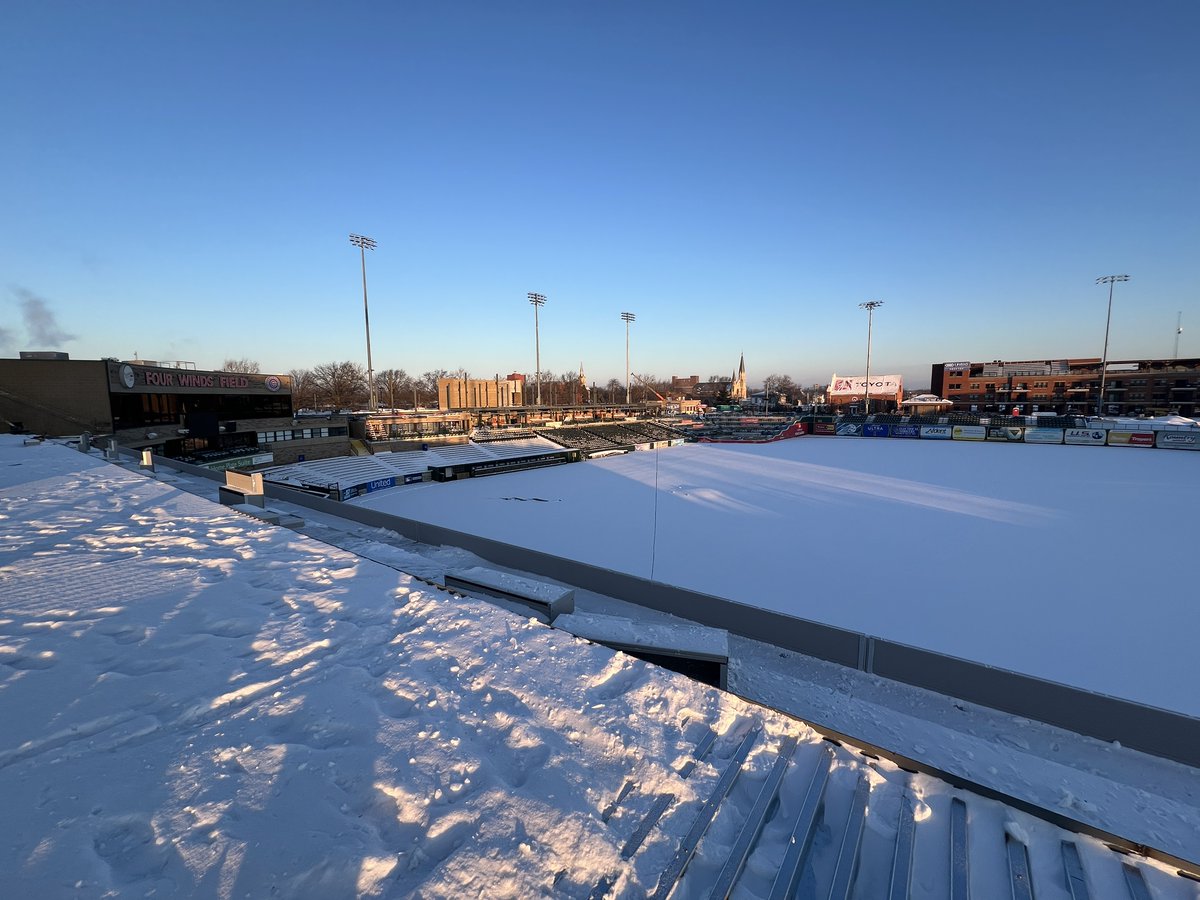 Our baseball sunrises are looking a little different.
☀️⚾️💙♥️
#SBCubs🐻