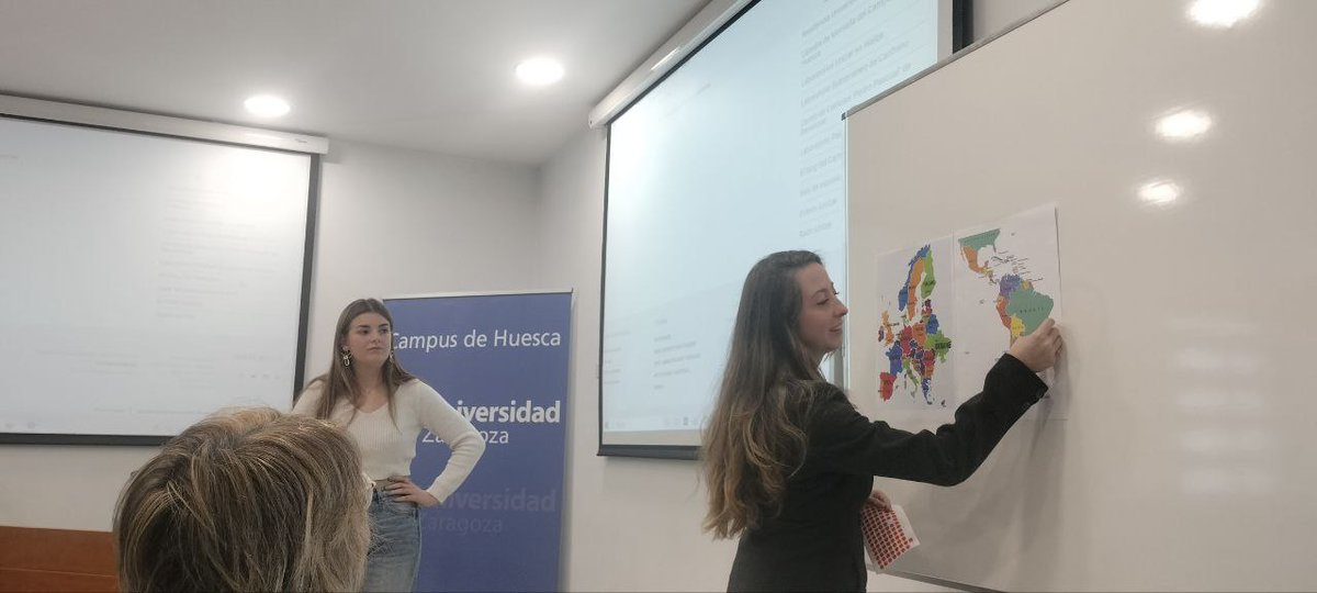 CampusHuesca's tweet photo. Además, decenas de estudiantes se han inscrito en los centros oscenses de Unizar al margen de esas iniciativas de movilidad, haciendo llegar a 40 el número de nacionalidades presentes en él https://t.co/HYxnftiCIA https://t.co/pXEqbELUqV