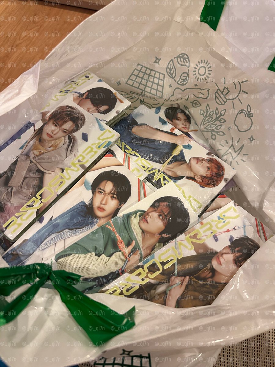 _qi7n's tweet photo. พร้อมส่ง 💚 wts ขาย dreamscape vertical flip ver. มีจำนวนเยอะมากๆๆๆค่า 🥺

- 1 บั้ม 99฿ เลือกปกได้ 
- 7 บั้ม 7 ปก 650฿ **ส่งฟรี**

📦 ค่าส่งเหมา 40 / มีราคาส่งถ้าซื้อจำนวนมาก  
❗️ มีรอบส่งทุกวันพุธ,ศุกร์

#ตลาดนัดnctdream #ตลาดนัดnct #ตลาดนัดอซท https://t.co/ojE3Iy2r4l