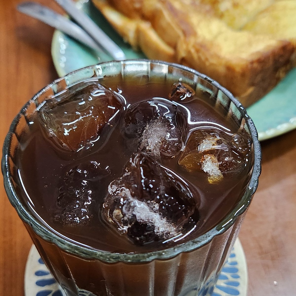 indeonisia's tweet photo. 📍Ellie Donat
📍Kopi pantjoran, Djauw coffee https://t.co/1bWw6YrLBn
