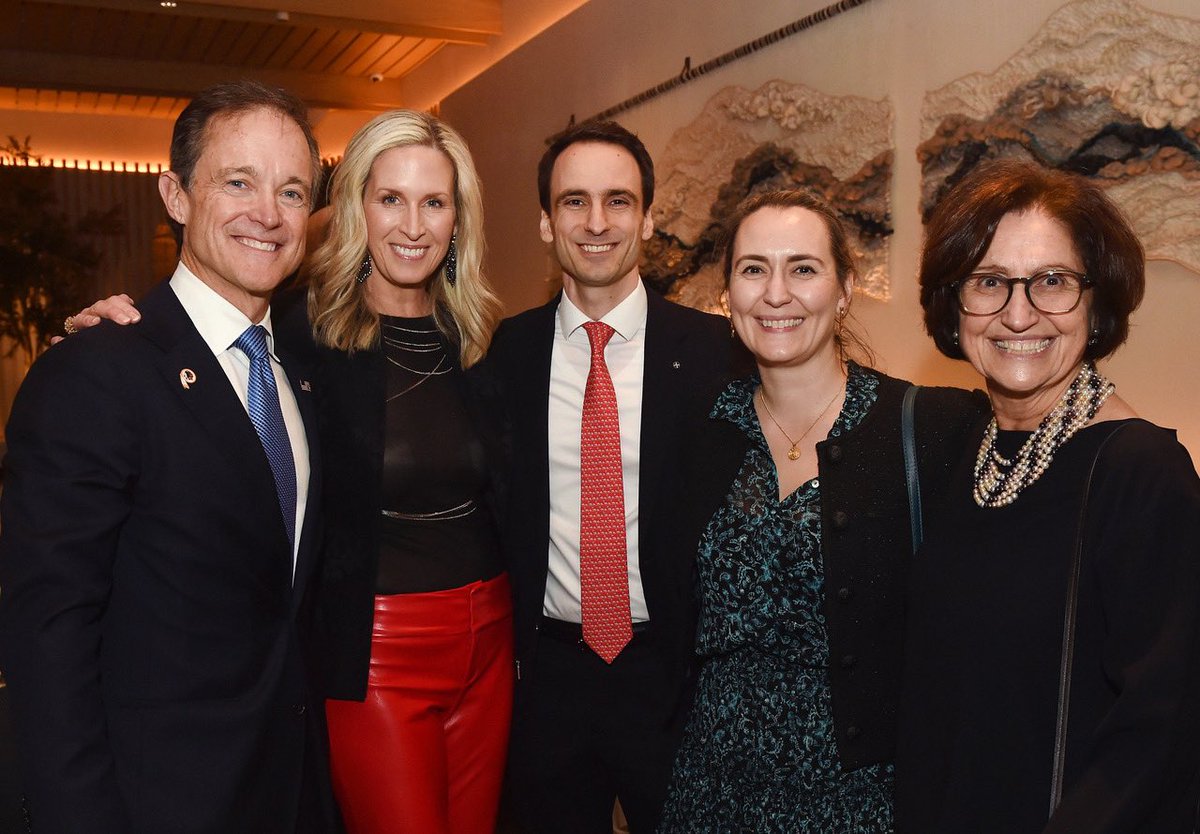 The Hellenic Initiative tweet media