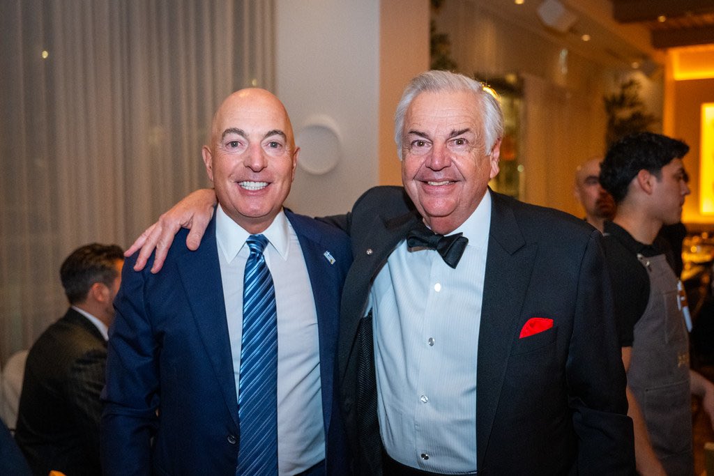 The Hellenic Initiative tweet media