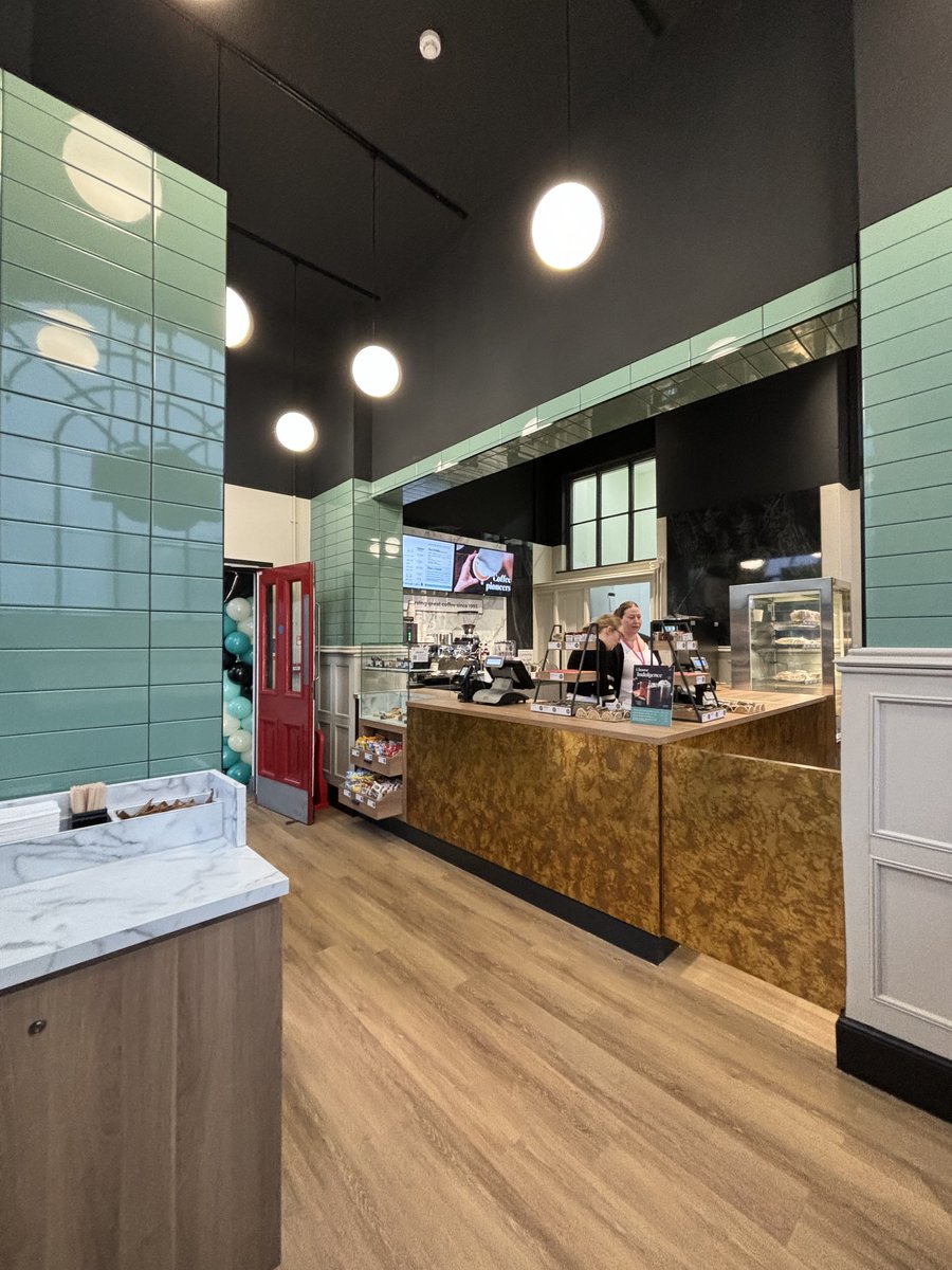 TPTRetail's tweet photo. Welcome @AMTCoffee to @AvantiWestCoast #StokeStation Handily located for users of Car Park 3 and anyone on Platforms 2 or 3 for quality coffee, and pastries https://t.co/sgwUaPvxoz