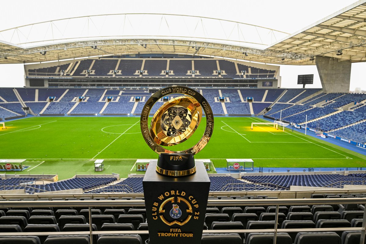 fifaworldcup_pt's tweet photo. 📍 Estádio do Dragão

O troféu do Mundial de Clubes 2025 chegou ao Porto! 😍 🏆 

#TakeItToTheWorld #FIFACWC #TrophyTour https://t.co/GQVAof1BqP