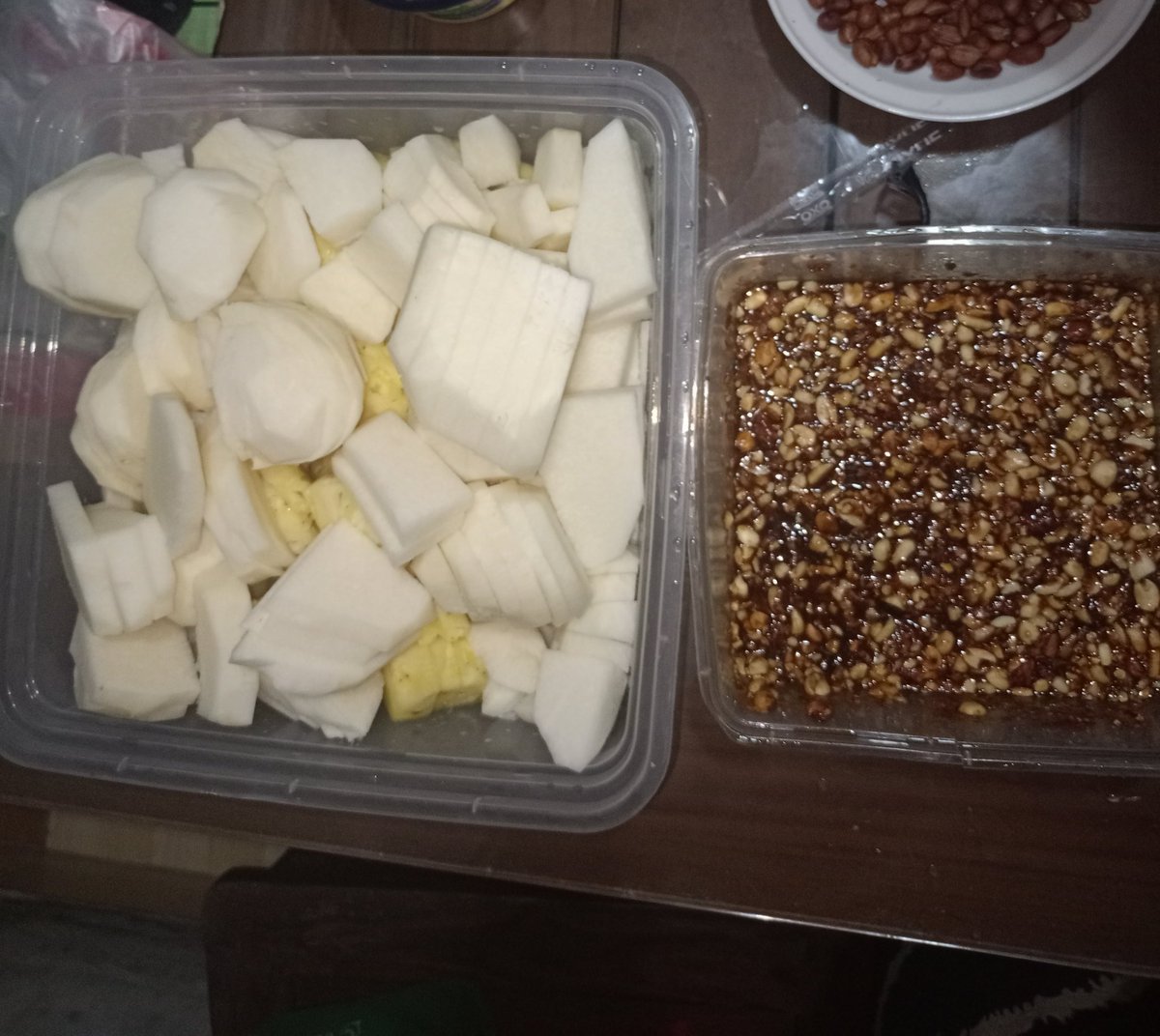 delirrruuu's tweet photo. slmt mlam mamah mamah,,,di mlam libur ini sy buatkan rujak utk suami dan anak2 tersyankπππππ»ππ»πΉπΉ,,,,ad bengkoang,nnas,ktimun dan byk lgi....sedap dehhhππ»ππ»ππ» #malamygindah #seninlibur #sayanganak #sayangsuami https://t.co/zfujiT5to5