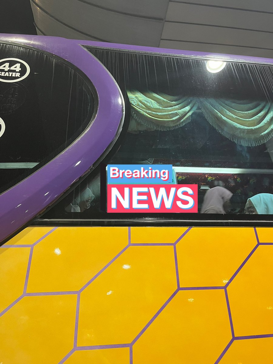 aisyahlifeu's tweet photo. My experience with direct bustrip for #SVTinSG from KL to National Stadium, a thread.

Disclaimer: I won’t be disclosing the organizer as I have no intention to promote nor critic them. Just sharing my experience honestly and without filters. https://t.co/iLAXRvINxH