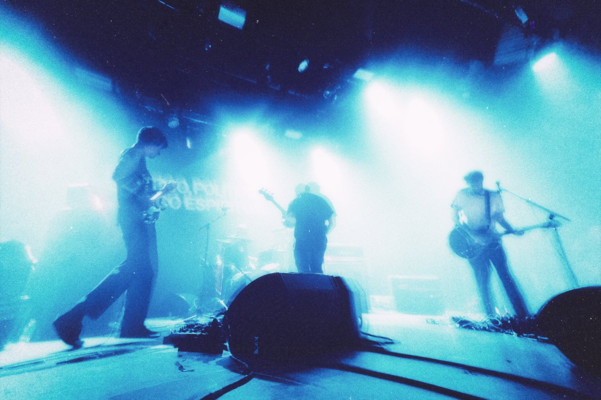 sarairzbl's tweet photo. ☁️ @vivabelgrado en la Riviera @Inverfest ☁️ 
El último disco de Viva Belgrado no solo fue mi banda sonora del 2024, si no que fue EL DISCO del año.
Ahora, unos meses después, poder estar currando en Madrid haciendo fotos en un concierto tan especial... ¡es un sueño total!❤️😭
+ https://t.co/vM9bYqzq28