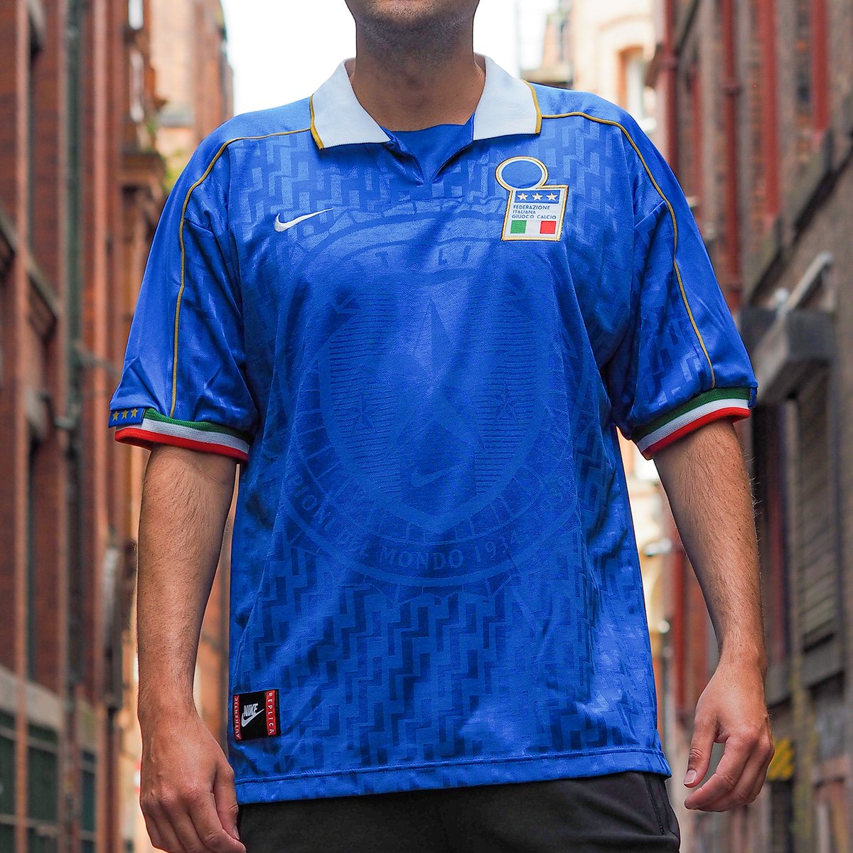 Italy 1994-96 Home Shirt by Nike 🇮🇹