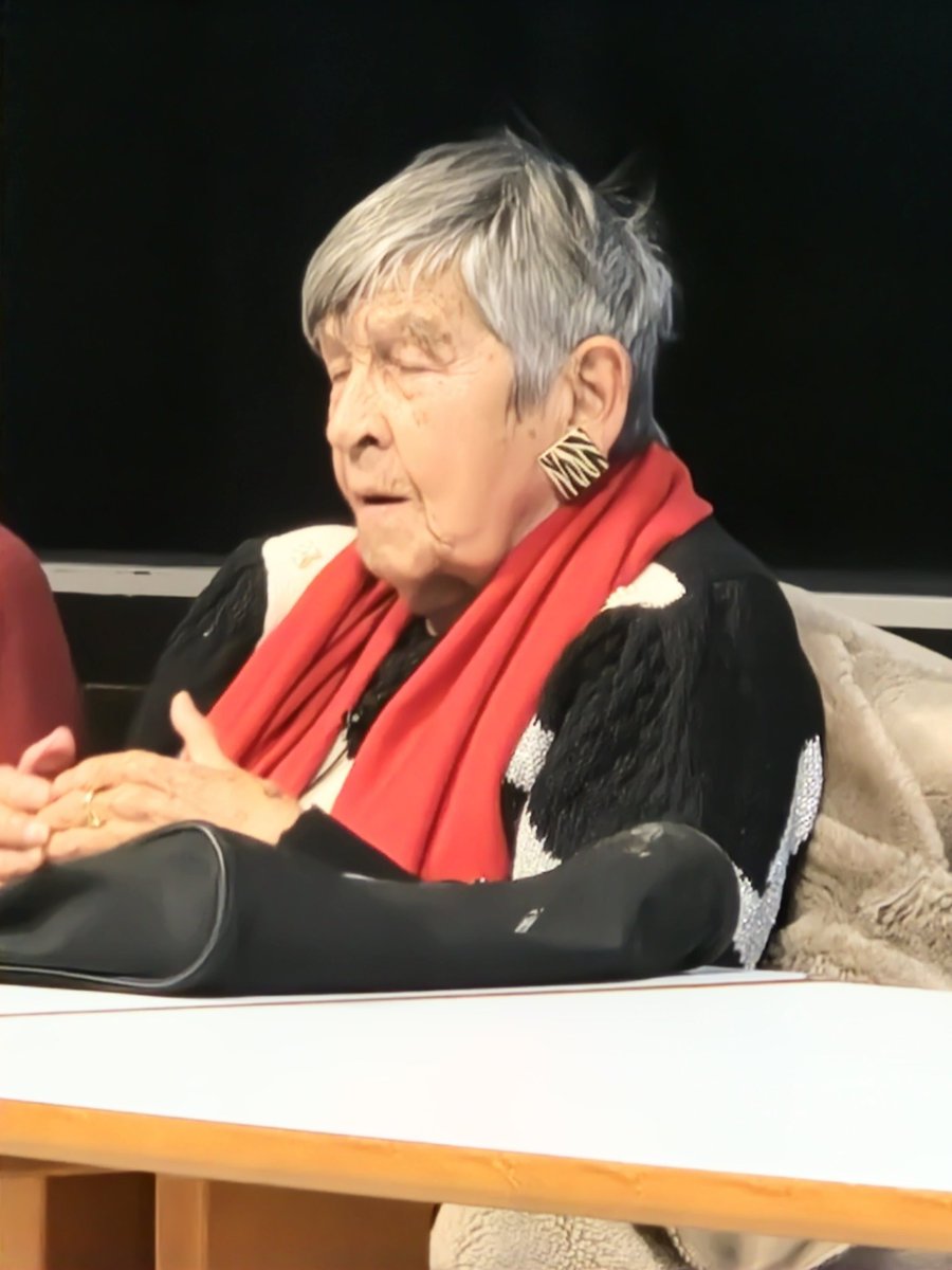 Nouvelle et magistrale intervention de Ginette Kolinka, samedi 18 janvier 2025 au lycée Berthelot, devant les élèves de l'Atelier Européen. Il y a 80 ans la libération d'Auschwitz : préserver la mémoire... <a href="/LMB_94100/">Lycée M. Berthelot ⭐⭐</a>